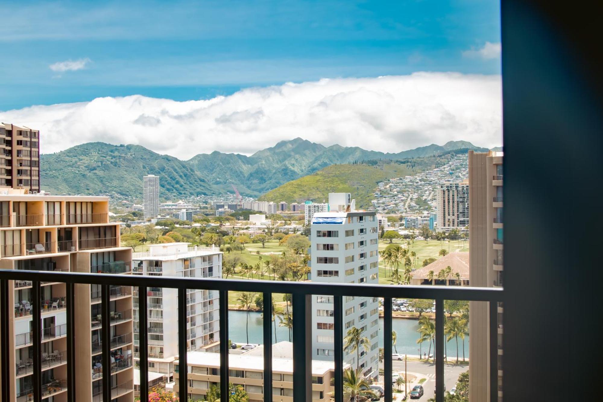 Mountain View Condo W/ King-Size Bed, Free Parking هونولولو المظهر الخارجي الصورة