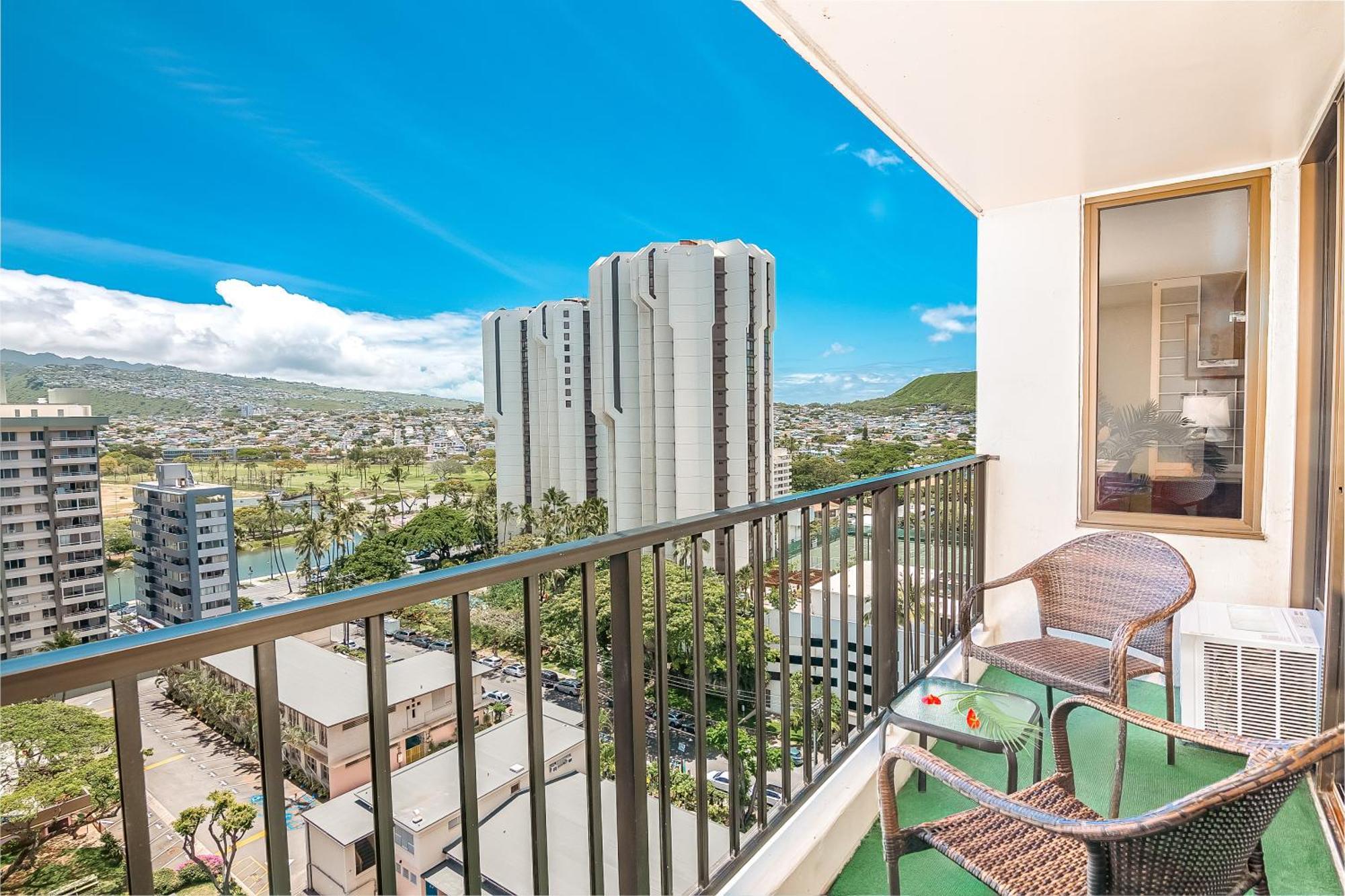 Mountain View Condo W/ King-Size Bed, Free Parking هونولولو المظهر الخارجي الصورة